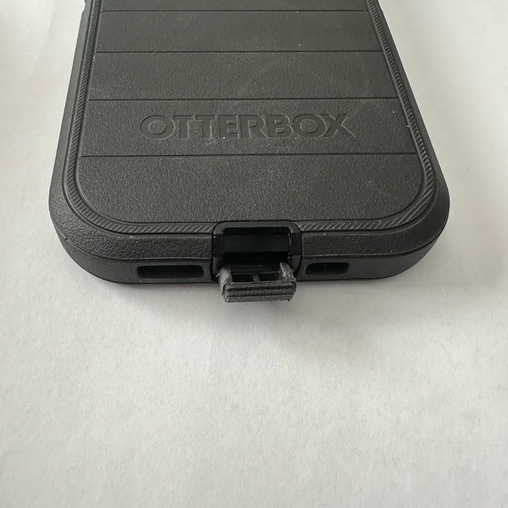 OtterBox Defender Pro Case for Apple iPhone 15 Plus / iPhone 14 Plus‎